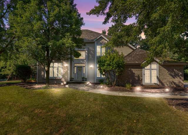 Property at 10137 N Kenilworth Ct, Mequon, WI 53092, 5 beds, 4.5 baths