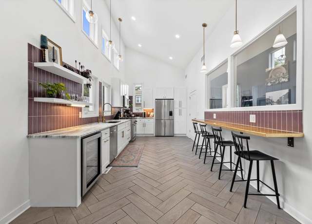 Property at 3159 S Kinnickinnic Ave, Milwaukee, WI 53207, 4 beds, 3 baths