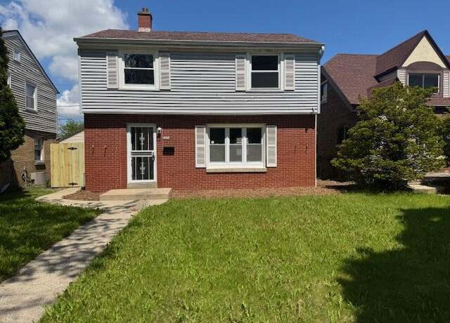 Property at 2254 W Roosevelt Dr, Milwaukee, WI 53209, 3 beds, 1.5 baths