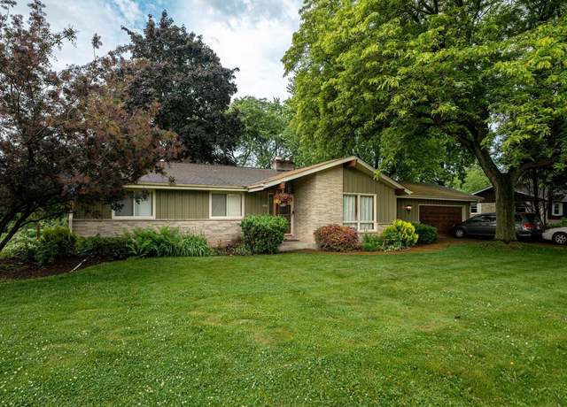 Property at 18225 St James Rd, Brookfield, WI 53045, 3 beds, 2 baths