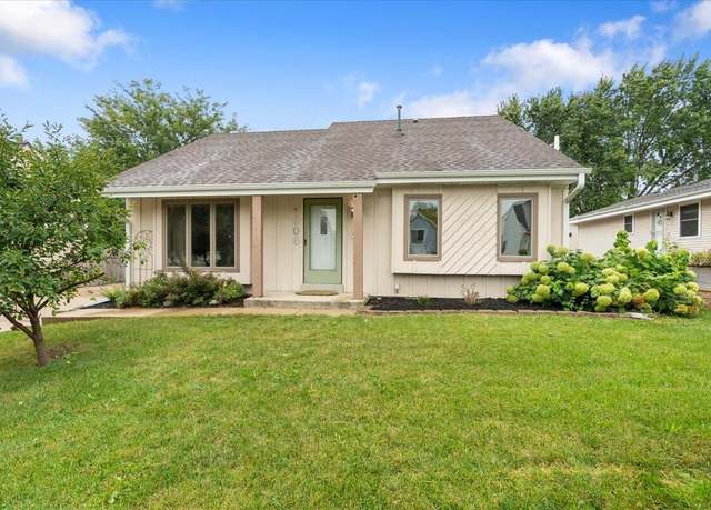 Property at 1906 Marliz Dr, Waukesha, WI 53189, 3 beds, 2 baths