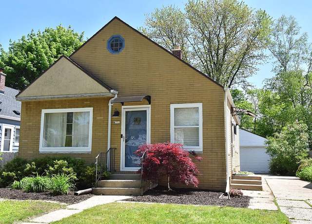 Property at 4772 N Diversey Blvd, Whitefish Bay, WI 53211, 3 beds, 1 bath