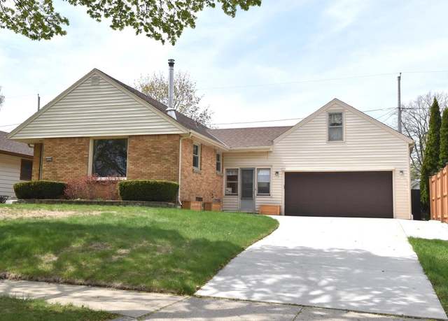 Property at 2559 S 82nd St, West Allis, WI 53219, 3 beds, 1.5 baths