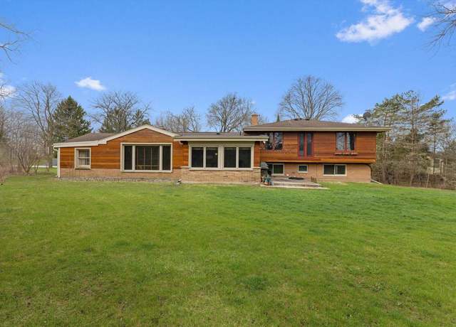 Property at 10224 W Heather Dr, Mequon, WI 53097, 4 beds, 2 baths