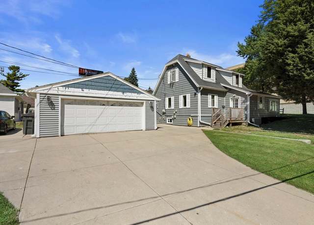 Property at 10006 W Bungalow Pkwy, West Allis, WI 53214, 3 beds, 2 baths