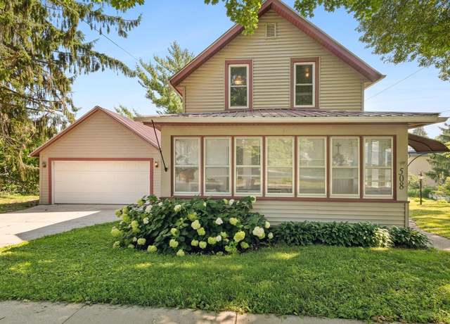 Property at 508 W Madison St, Lake Mills, WI 53551, 3 beds, 1.5 baths