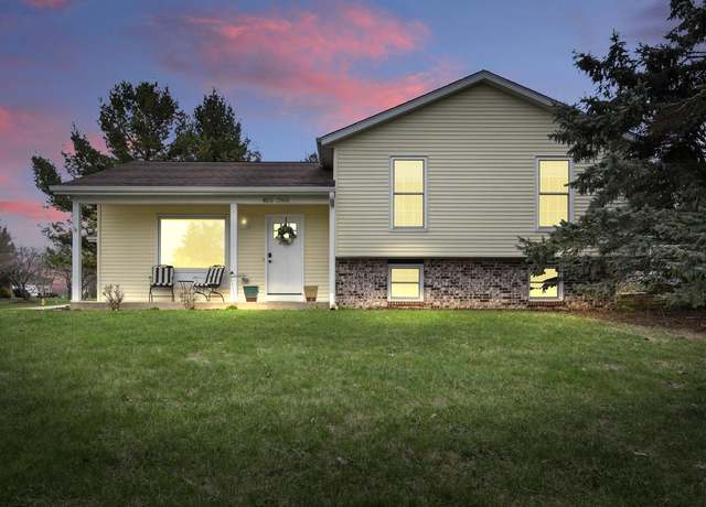 Property at W236N7036 Summit Ct, Sussex, WI 53089, 4 beds, 3 baths