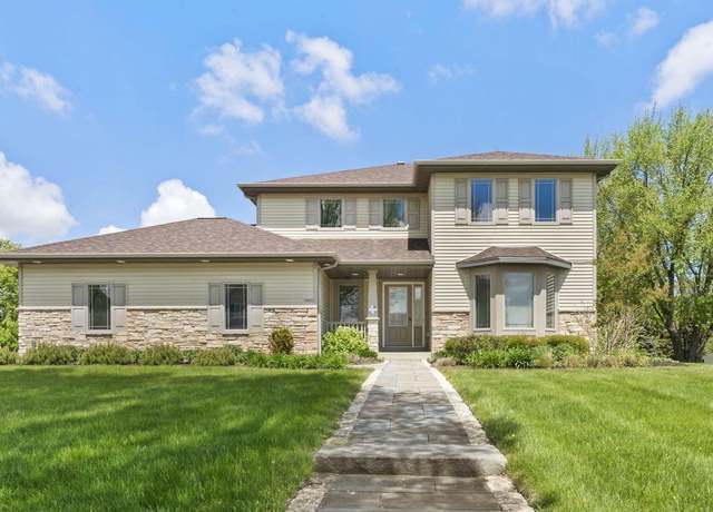 Property at 7605 W Windrush Ln, Franklin, WI 53132, 5 beds, 4.5 baths
