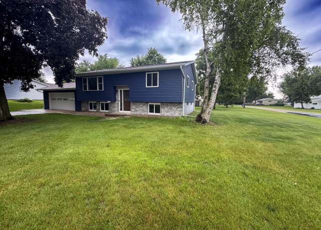 Property at 201 Church Dr, La Crosse, WI 54601, 2 beds, 1.5 baths