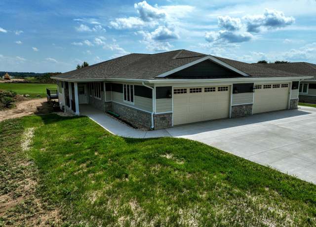 Property at 722 E Reinel St, Jefferson, WI 53549, 3 beds, 3 baths