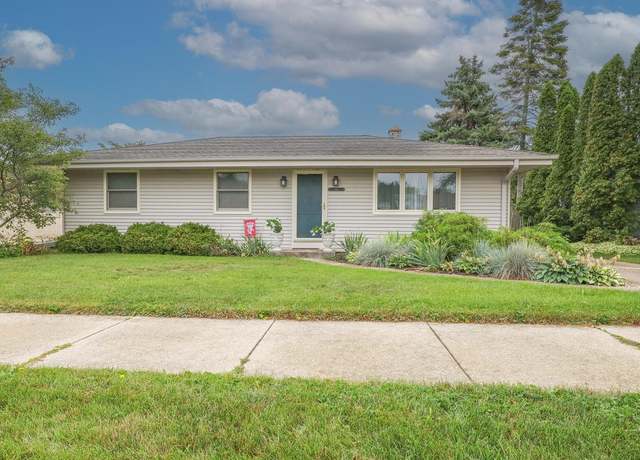 Property at 141 Virginia St, Racine, WI 53405, 3 beds, 1.5 baths