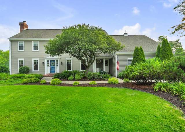 Property at 3610 W River Ridge Ct, Mequon, WI 53092, 4 beds, 2.5 baths