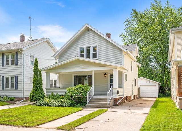 Property at 815 Bell Ave, Sheboygan, WI 53081, 3 beds, 1.5 baths