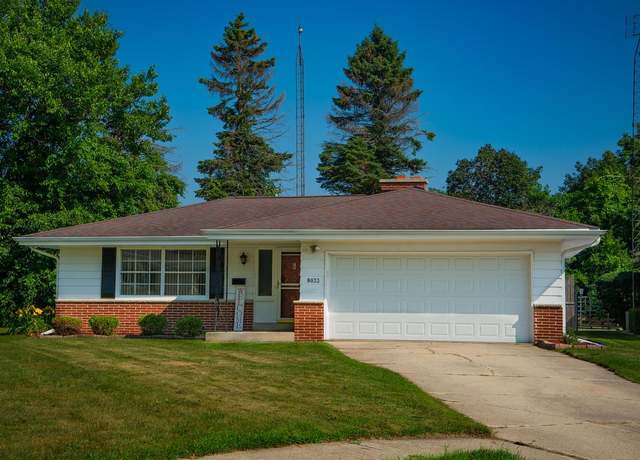 Property at 8033 18th Ave, Kenosha, WI 53143, 3 beds, 1.5 baths