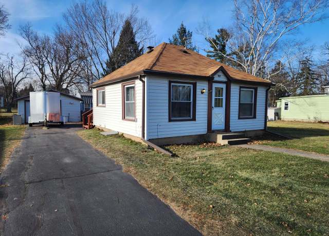 Property at 307 S 5th Ave, Walworth, WI 53184, 2 beds, 1 bath