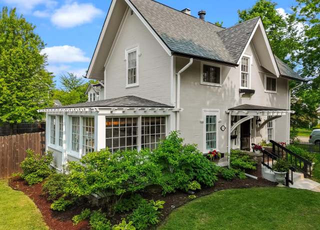 Property at 234 Warren St, Lake Geneva, WI 53147, 5 beds, 1.5 baths
