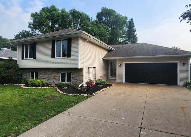 Property at 1972 Esther Dr, Onalaska, WI 54650, 4 beds, 2 baths