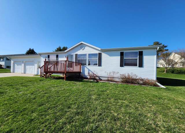 Property at 922 Rose St, Cashton, WI 54619, 3 beds, 2 baths