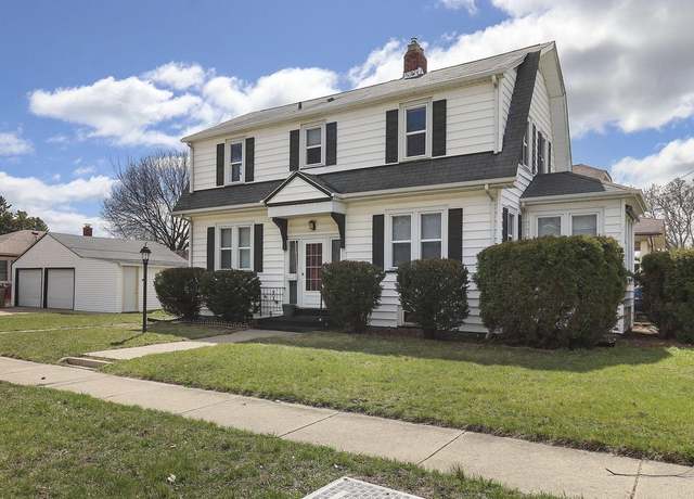 Property at 7601 22nd Ave, Kenosha, WI 53143, 3 beds, 2 baths