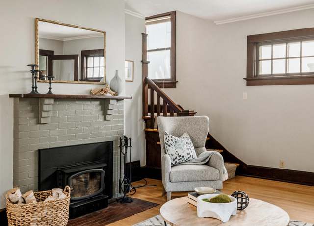 Property at 2405 E Stratford Ct, Shorewood, WI 53211, 3 beds, 2 baths