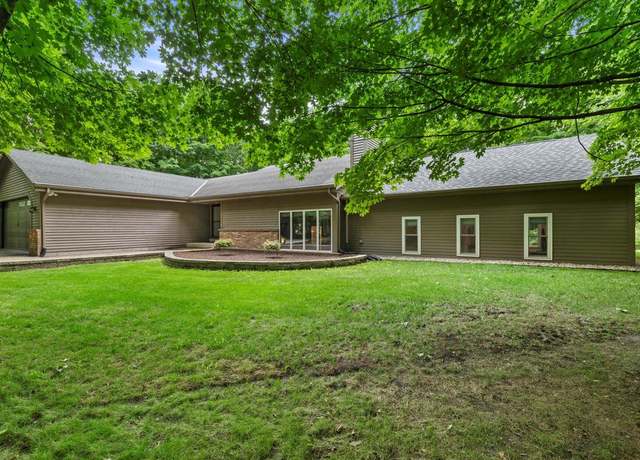 Property at 29209 Manor Dr, Waterford, WI 53185, 3 beds, 3.5 baths
