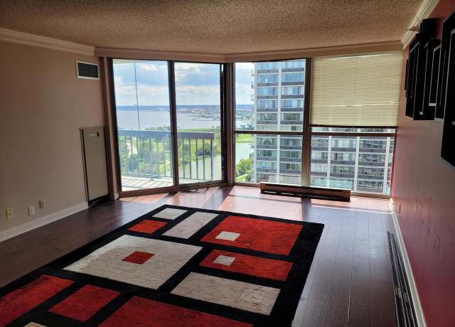 Property at 1660 N Prospect Ave #2008, Milwaukee, WI 53202, 2 beds, 2 baths