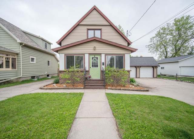 Property at 690 North St, West Bend, WI 53090, 3 beds, 2 baths