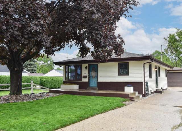 Property at 1006 S 91st St, West Allis, WI 53214, 3 beds, 1.5 baths