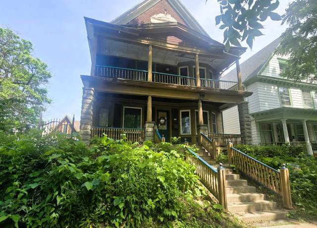 Property at 930 N 34th St, Milwaukee, WI 53208, 5 beds, 2 baths