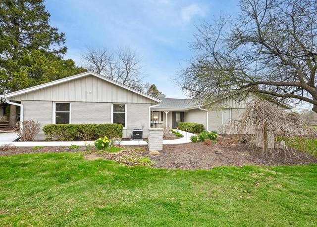 Property at N51W35588 Bay Ridge Ct, Oconomowoc, WI 53066, 3 beds, 4.5 baths