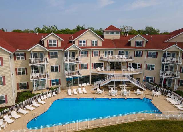 Property at 1505 S Shore Dr #203, Delavan, WI 53115, 1 bed, 1 bath