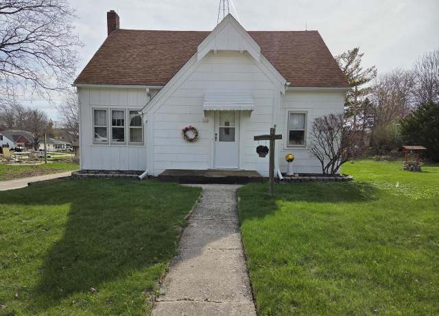 Property at 212 S Elm St, Campbellsport, WI 53010, 3 beds, 1 bath