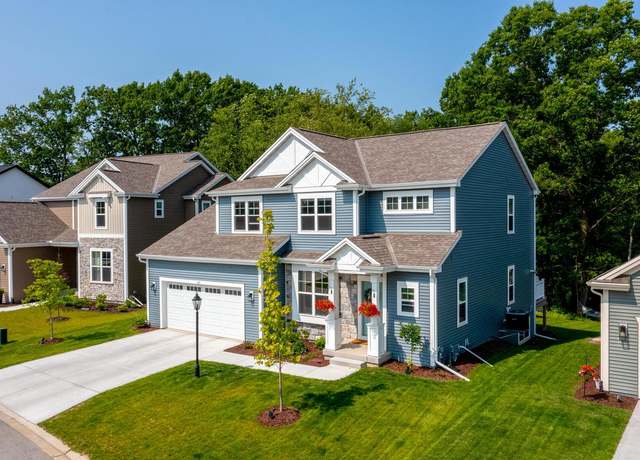 Property at 309 Paradise Ct, Hartland, WI 53029, 4 beds, 2.5 baths