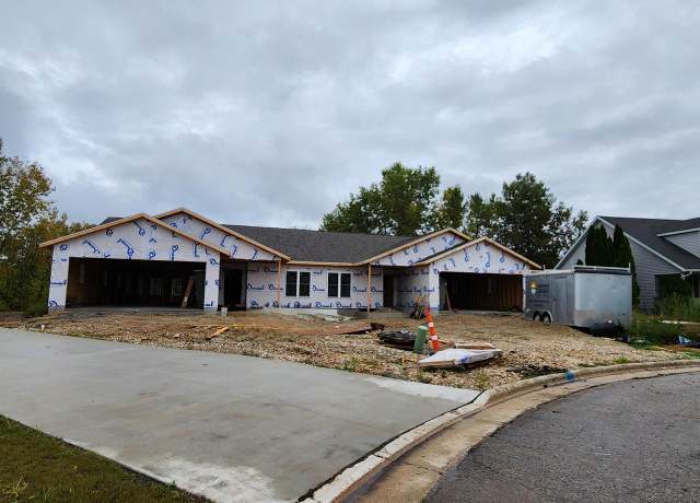 Property at 1038 Hummingbird Ln, Plymouth, WI 53073, 2 beds, 2 baths