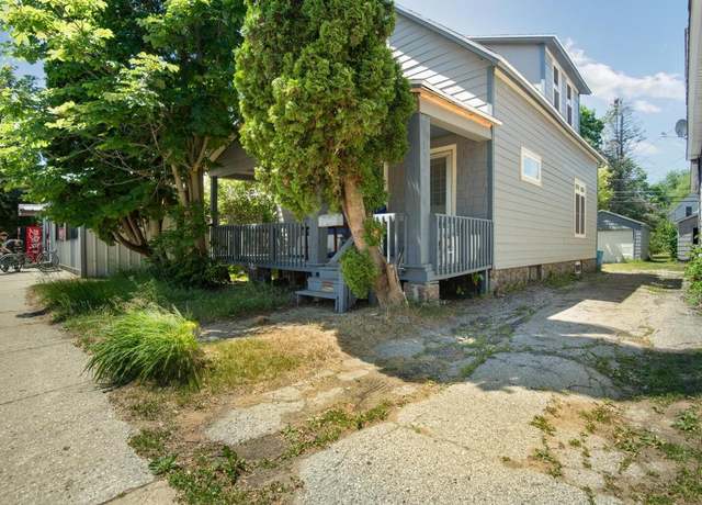 Property at 1553 Pierce Ave, Marinette, WI 54143, 3 beds, 2 baths