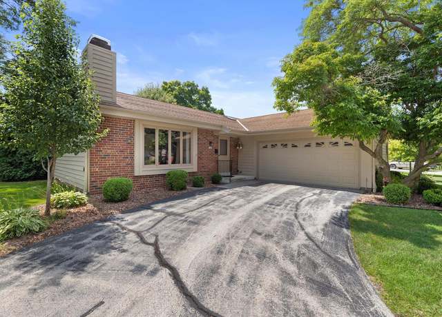 Property at 5404 Somerset Lane South Ln, Greenfield, WI 53221, 2 beds, 2.5 baths