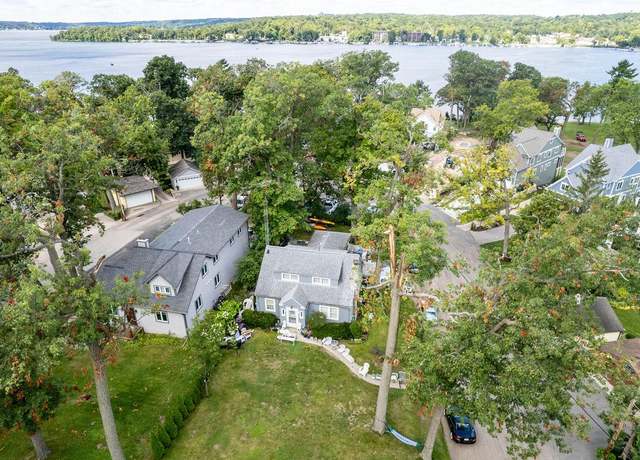 Property at 34 Cedar Point Dr, Williams Bay, WI 53191, 2 beds, 1 bath