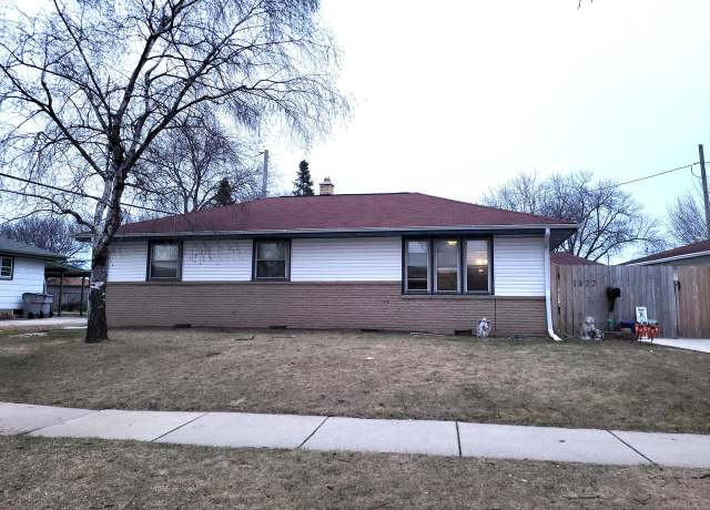 Property at 1422 W Granada St, Milwaukee, WI 53221, 3 beds, 1.5 baths
