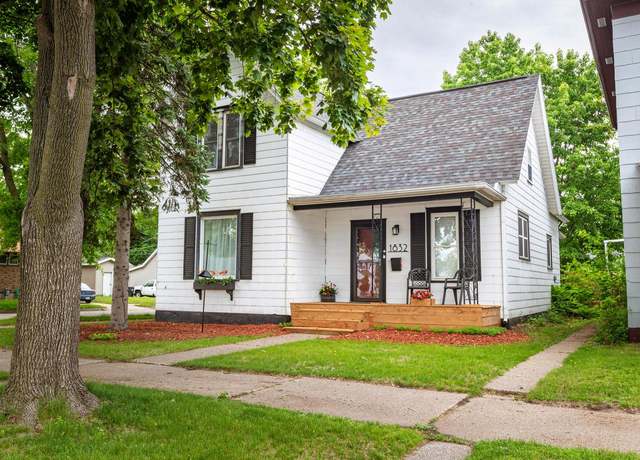 Property at 1832 Wood St, La Crosse, WI 54603, 3 beds, 1 bath