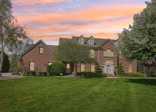 Property at 9254 W Wyndham Hills Ct, Franklin, WI 53132, 5 beds, 3.5 baths