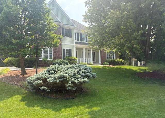 Property at 5235 W Yale Dr, Franklin, WI 53132, 4 beds, 3 baths