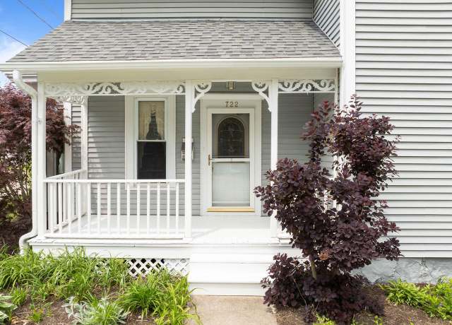Property at 722 Center St, Lake Geneva, WI 53147, 3 beds, 1.5 baths