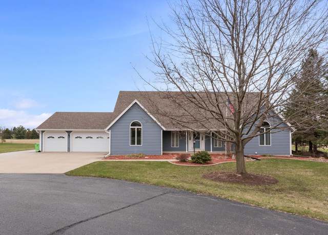 Property at 4801 Buena Park Rd, Waterford, WI 53185, 3 beds, 4.5 baths