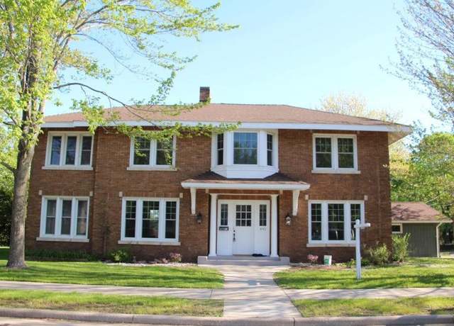 Property at 841 Washington St, Wisconsin Rapids, WI 54494, 4 beds, 2.5 baths