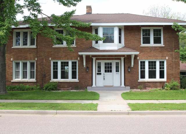 Property at 841 Washington St, Wisconsin Rapids, WI 54494, 4 beds, 2.5 baths