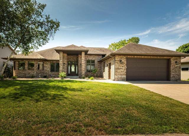 Property at 1910 Evenson Dr, Onalaska, WI 54650, 4 beds, 3 baths