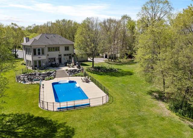 Property at 1390 Fiesta Ct, Cedarburg, WI 53012, 5 beds, 3 baths