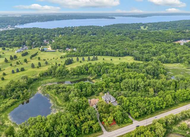 Property at 390 County Road B, Fontana, WI 53125, 4 beds, 3.5 baths