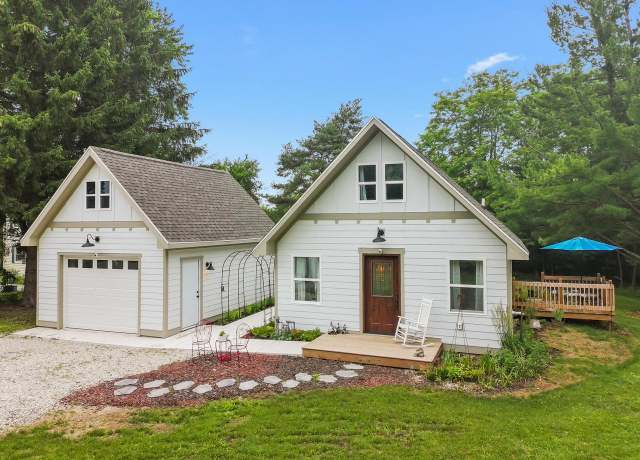 Property at W5834 Mariner Hills Ct, Elkhorn, WI 53121, 3 beds, 1 bath