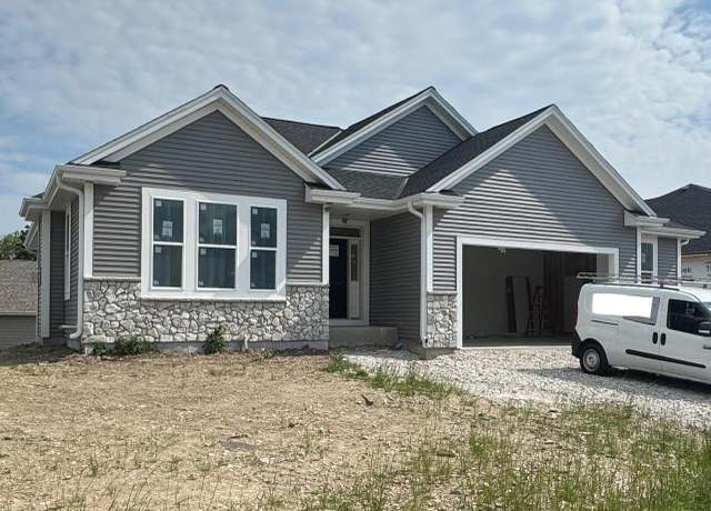 Property at 1027 Waterstone Ct, Pewaukee, WI 53072, 3 beds, 2 baths